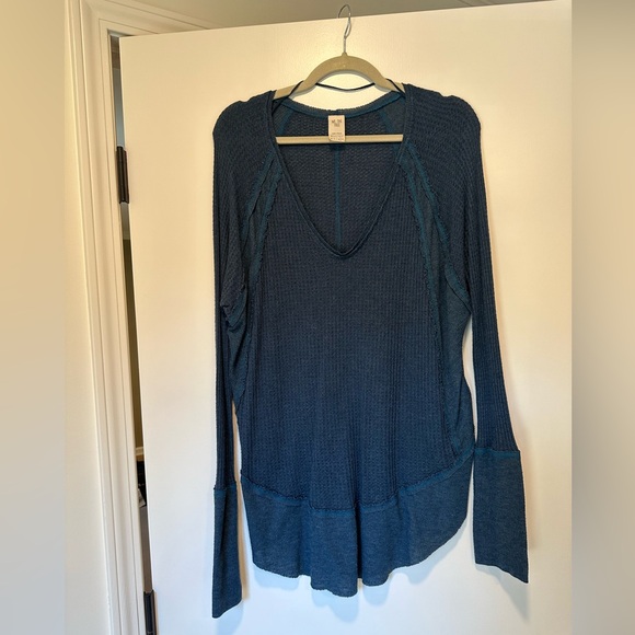 Free People We The Free Waffle Knit Navy Tunic Long Sleeve Top, size Large - Picture 4 of 9